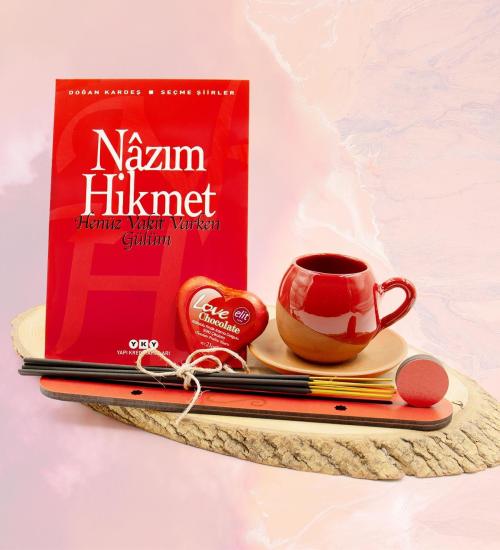 Nazım Hikmet Henüz Vakit Varken Gülüm Kitap, Kırmızı Toprak Fincan, Kalpli Çikolata, 20 Adet Tütsü ve Tütsülük